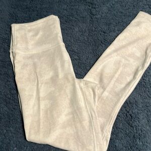 Fabletics powerhold crème camo size medium leggings